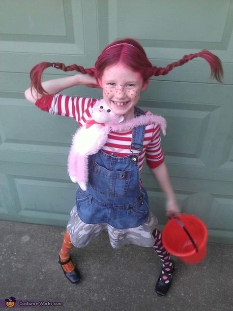 57 Fierce Halloween Costumes For Girls Who Rock Pippi Long Stocking Costume, Pippy Long Stocking Costume, Pippi Longstocking Halloween Costume, Pippi Longstocking Costumes, Costume Homemade, Book Costumes, World Book Day Costumes, Book Day Costumes, Baby Kostüm