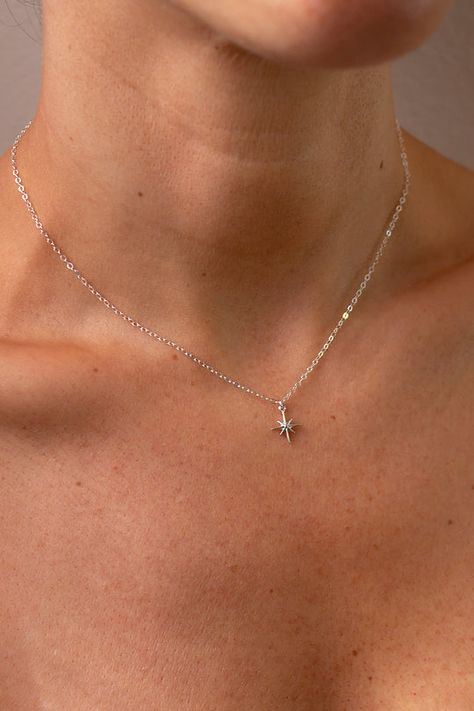 Necklaces Elizabeth Jewelry, Diy Armband, Pretty Jewelry Necklaces, Twinkle Star, Prom Jewelry, Jewelry Accessories Ideas, Girly Accessories, Classy Jewelry, Minimal Jewelry