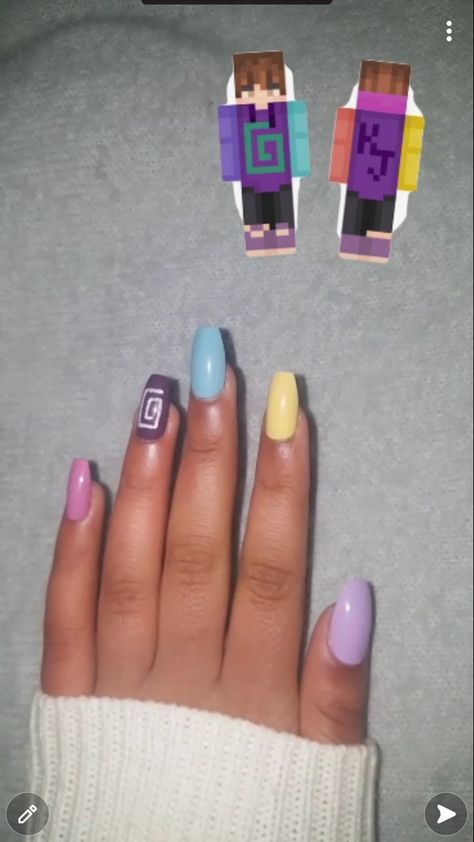 Nail Ideas Tomboy, Karl Jacobs Nails Ideas, Dsmp Inspired Nails, Dsmp Nail Designs, Lovejoy Nails Ideas, Dsmp Makeup, Minecraft Nails Designs, Ranboo Nails, Karl Jacobs Nails