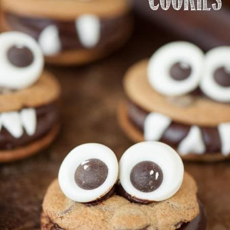 Chocolate Monster Cookies Adult Halloween Party Food, Homemade Halloween Treats, Fun Halloween Snacks, Scary Halloween Food, Halloween Snacks For Kids, Postres Halloween, Kids Halloween Food, Halloween Cookie Recipes, Halloween Cookies Decorated