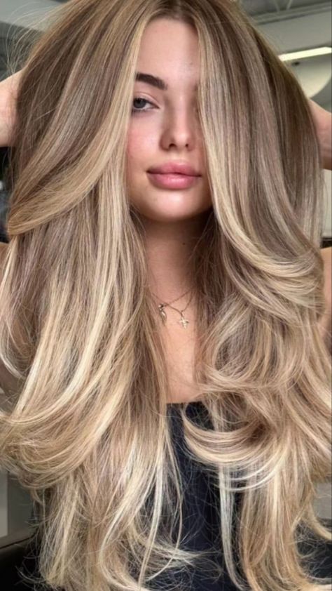 Mexican Blonde Hair Highlights, Blonde Balayage Summer 2024, Blonde Baylage 2024, Latina Blonde Hair, Blonde Hair Summer 2024, Summer Hair 2024 Bronde, Blond Hair Fall 2024, Hair For A Wedding, Long Blonde Hair Cuts