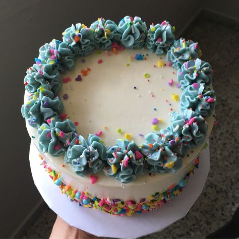 Sprinkles cake Sprinkles Cake, Cake Inspo, Sprinkle Cake, Cake Ideas, Sprinkles, Birthday Cake, Valentines, Cake, Valentine's Day