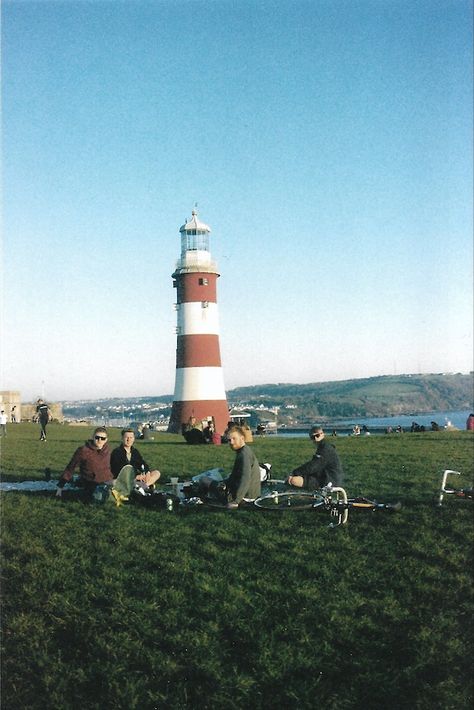 BBQ by the hoe in Plymouth #35mm #film #bbq #friends #plymouth #uk Uk Film Photography, Plymouth Uk, Uni Life, Cinematic Photography, 35mm Film, Plymouth, Book Series, Pretty Pictures, Film Photography