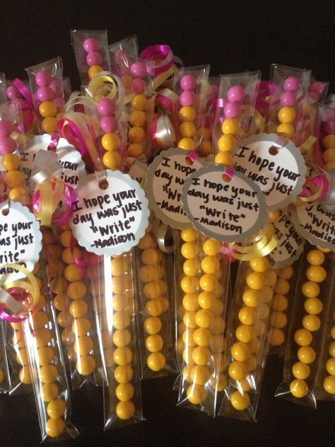 First day of school treats. Back to school! Classroom Snacks, Teacher Treats, Garden Activities, Teacher Craft, School Treats, Classroom Gifts, Treat Gift, Special Education Classroom, Back To School Activities