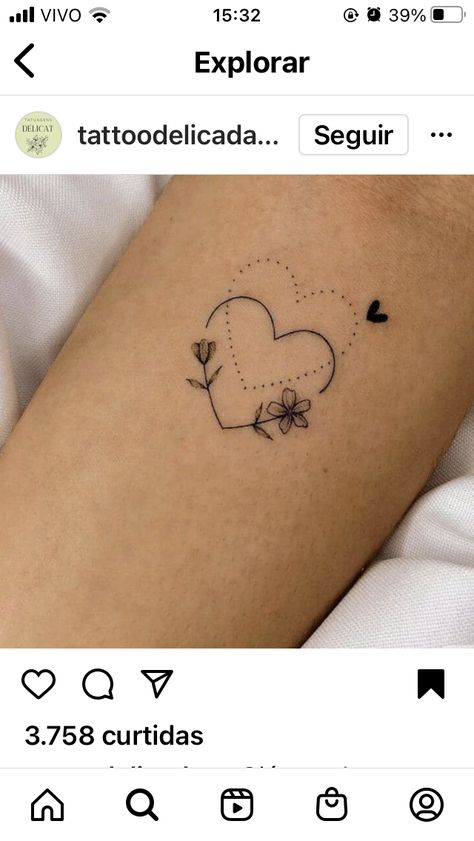 Cute Sister Tattoos For 2, Kid Tattoos For Moms, Mum And Daughter Tattoo, Small Friendship Tattoos, Tattoo Sister, Brother And Sister Tattoo Ideas, Sister Tattoo Ideas, Mum Tattoo, Sister Tattoo