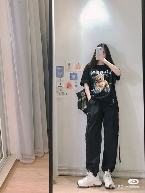 Pin/donisiavashan ⚡ Bussines Casual Woman, Ulzzang Outfit, I Land, Korean Casual Outfits, Style Korea, Korean Fashion Dress, Tomboy Style Outfits, Fashionista Clothes, Korean Girl Fashion