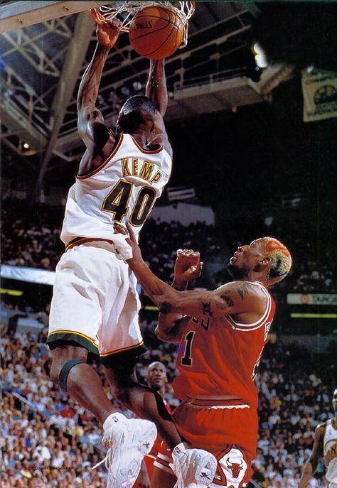 Shawn Kemp dunks over Dennis Rodman Nba Dunks, Mike Jordan, Nba Superstars, Shawn Kemp, George Gervin, Best Nba Players, Basketball Stuff, I Love Basketball, Sports Magazine