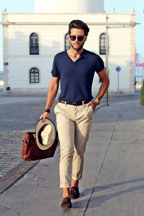 Style Tricks You Must Know When Wearing V Neck Shirts https://outfitideashq.com/style-tricks-must-know-wearing-v-neck-shirts/ Loafers Men Outfit, Mens Summer Fashion Beach, Mens Fashion Casual Spring, Mens Fashion Work, Mens Fashion Sweaters, Preppy Mens Fashion, Mens Fashion Editorial, Mens Fashion Casual Winter, Mens Fashion Simple