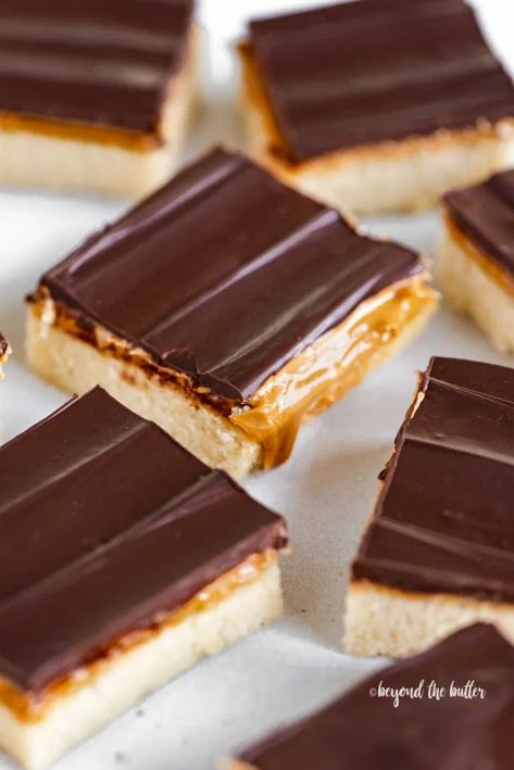 Peanut Butter Tandy Cake Recipe, Tandy Cake Recipe, Tandy Cake, Irish Cream Cheesecake, Homemade Twix Bars, Hawaiian Desserts, Twix Bars, Chocolate Peanutbutter, Chocolate Ganache Recipe