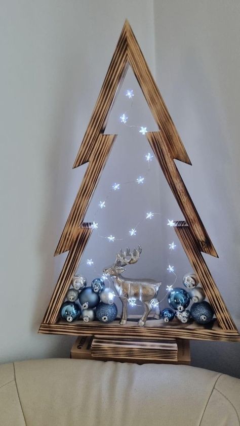 Lighted Wooden Christmas Tree, Wood Tree With Lights, Wooden Trees Christmas Decoration, Woodworking Christmas Projects, Christmas Tree Wood Crafts, Wood Christmas Tree With Lights, Wood Trees Diy, Wood Christmas Tree Ideas, Wood Xmas Trees