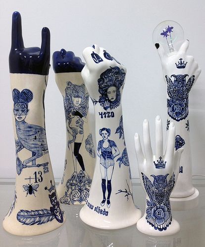 Fase azul | Evelyn Tannus | Flickr Hamsa Decor, Magic Illusions, Sculptures Céramiques, Objet Design, 문신 디자인, Sculpture Installation, Cold Porcelain, Ceramic Clay, Ceramic Sculpture