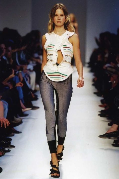 Balenciaga by Nicolas Ghesquière SS03 selected by Emma Wyman Ghesquiere Balenciaga, 2005 Fashion, Fashion 2000, Cristóbal Balenciaga, Nicolas Ghesquiere, Declaration Of Independence, Fashion Editor, Music Art, Mtv