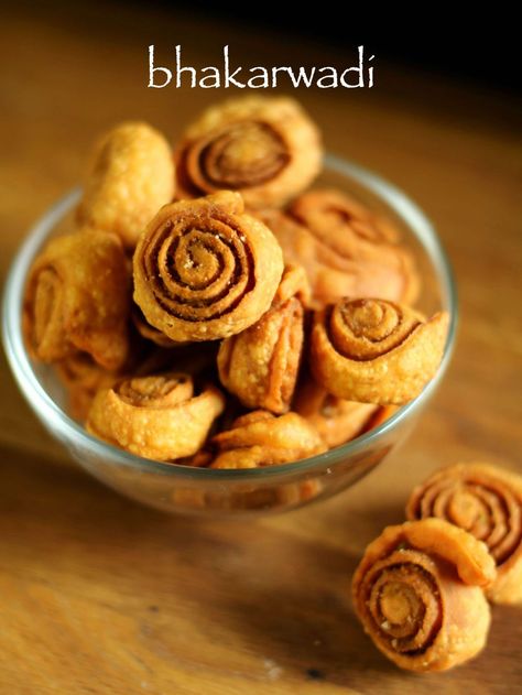 bhakarwadi Bhakarwadi Recipe, Spicy Snacks Recipes, Low Carbohydrate Recipes, Breakfast Recipes Indian, Spicy Snacks, Evening Snacks, Indian Snack Recipes, Indian Sweets, Indian Snacks