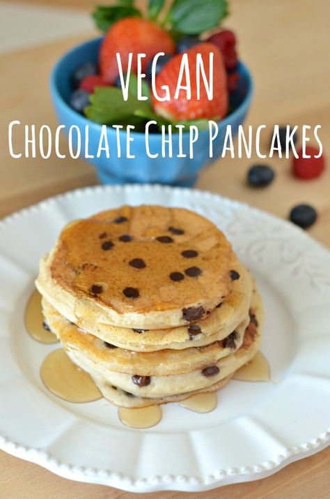 The perfect Breakfast, Vegan Chocolate Chip Pancakes Recipe is sure to please the entire family. No Eggs and No Dairy. Vegan Chocolate Chip Pancakes, Healthy Fast Food Breakfast, Chocolate Chip Pancakes Recipe, Banana Chocolate Chip Pancakes, Sweet Potato Recipes Baked, Healthy Pancake Recipes, Breakfast Vegan, Vegan Oatmeal, Chocolate Pancakes