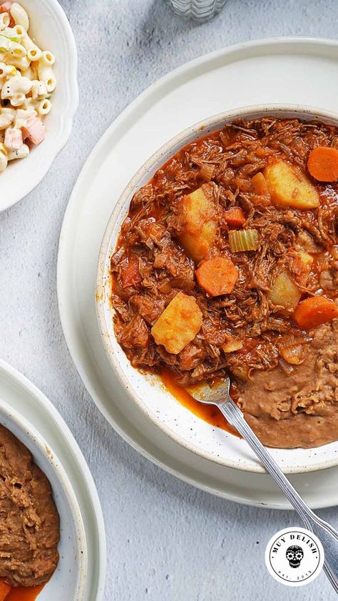 🥕🥩🥘 This Carne Deshebrada (Mexican Shredded Beef) recipe is perfect for making tacos, enchiladas, tostadas, and more! I’m also sharing a recipe on how to elevate the carne deshebrada to an incredible juicy and flavorful ranchero style dish! Shredded Beef Recipe, Making Tacos, Mexican Shredded Beef, Savory Recipe, Beef Steak Recipes, Lean Pork, Homemade Tortillas, Shredded Beef, Lean Beef