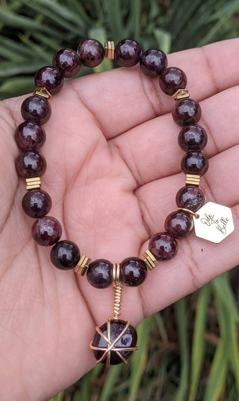 Garnet Properties, Hematite Properties, Garnet Bead Bracelet, Hematite Jewelry, Stone Bracelets, Hematite Bracelet, Garnet Bracelet, Bracelets Diy, Crystal Healing Bracelets