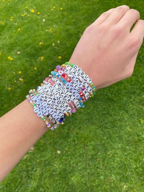 Birthday Taylor Swift, Eras Tour Friendship Bracelets, Taylor Swift Taylor Swift, Taylor Swift Inspired, Taylor Outfits, Taylor Swift Party, Taylor Swift Birthday, Taylor Swift Tour Outfits, Friendship Bracelets With Beads