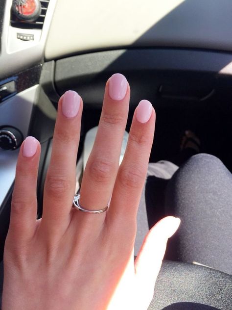 Short Round Acrylic Nails, Round Acrylic Nails, Short Acrylic Nail Ideas, Short Rounded Acrylic Nails, Take Off Acrylic Nails, Rounded Acrylic Nails, Oval Acrylic Nails, Short Round Nails, Pastel Pink Nails