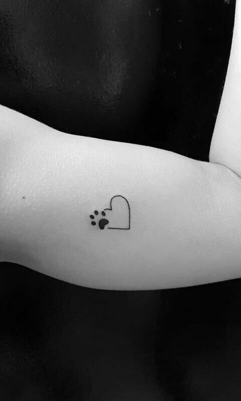 Tatuajes de perros: su nombre, huellitas... ¿Cuál elegir? - El Blog de Uma Tattoo Placements, Dog Paw Tattoo, Petit Tattoo, Shape Tattoo, Paw Tattoo, Meaningful Tattoos For Women, Cat Tattoos, Inspiration Tattoos, Small Tattoos Simple