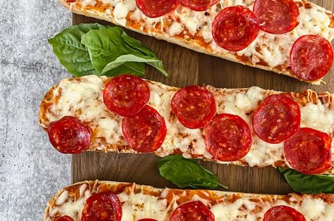 Daddio's Kitchen - feeding our family and yours Baguette Pizza Recipe, Baguette Pizza, Easy Pepperoni Pizza, Salted Chocolate Chip Cookies, Sausage Spaghetti, Simple Dinner, Flatbread Pizza, Light Snacks, Easy Pizza