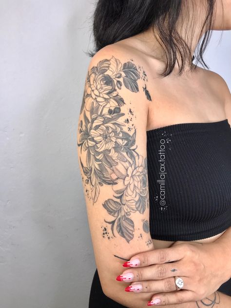 Follow me on Instagram @camillajax.tattoo #floraltattoo #flowertattoo #florestatuagem #tatuagem #tattoo #tattoosforwomen #tatuagemfeminina #tatuagemdelicada #tatuadora #fineline #finelinetattoo #peonia #peoniatatuagem #peonytattoo #crisantemo #chrysanthemum #chrysanthemumtattoo #roses #rosestattoo Flowers Arm Tattoo, Jax Tattoo, Crisantemo Tattoo, Chrysanthemum, Arm Tattoo, Follow Me On Instagram, Follow Me, Roses, Tattoos