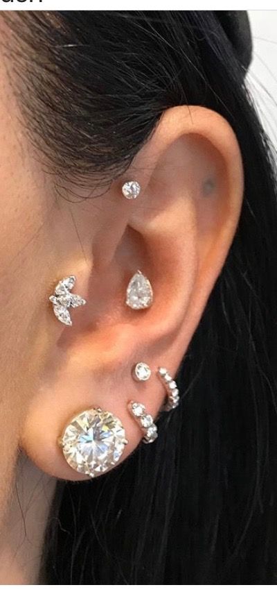 Conch Piercing Jewelry, Dope Jewelry Accessories, Helix Piercing Jewelry, Cool Ear Piercings, Pretty Ear Piercings, Cute Ear Piercings, Wrist Jewelry, Dope Jewelry, Jewelry Fashion Trends