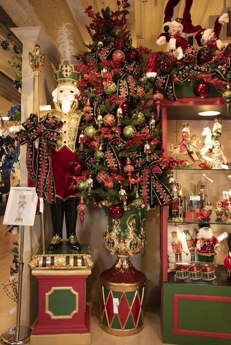 Christmas Showroom Theme King's Crossing Raz Imports Christmas Trees, Raz Imports Christmas, Jeweled Christmas Trees, Raz Imports, Jeweled Christmas, Elegant Christmas Trees, Christmas Themes Decorations, Christmas Kitchen Decor, 2023 Christmas