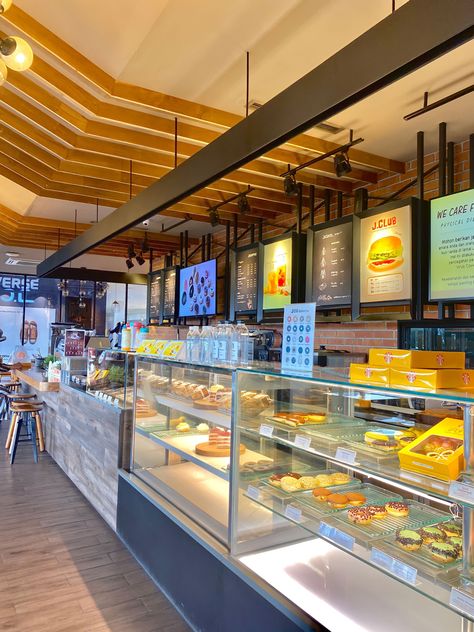 Bakery Shop Ideas, Contemporary Tv Units, Grocery Store Design, Interior Restaurant, Supermarket Design, Metal Furniture Design, Bakery Design, Tv Units, Office Shop