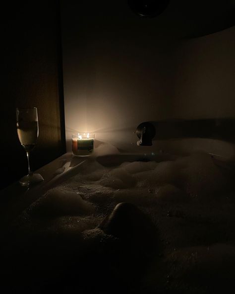 Shower Aesthetic Dark, Bath Aesthetic Dark, Bathtub Aesthetic Dark, Dark Shower Aesthetic, Bath Tub Aesthetic, Bathtub Aesthetic, Aesthetic Bath, Instagram Vs Real Life, Bath Aesthetic