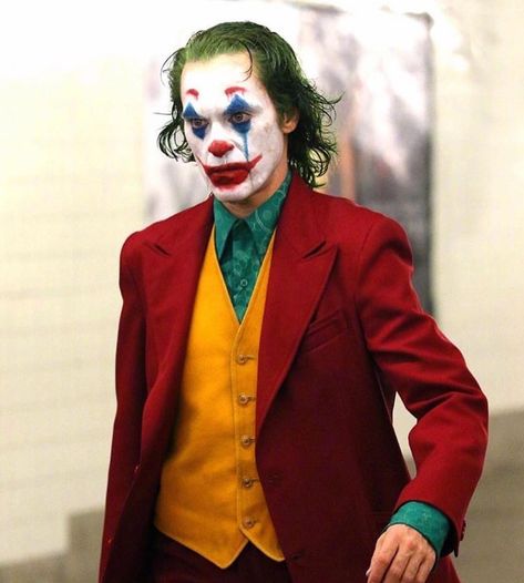 Joaquin Phoenix - Joker #joaquinphoenixjoker / Filming Joker Gif, New Joker Movie, Joker Phoenix, Joker Photos, Joker Film, Joker Movie, Arthur Fleck, Joker 2019, Joker Images