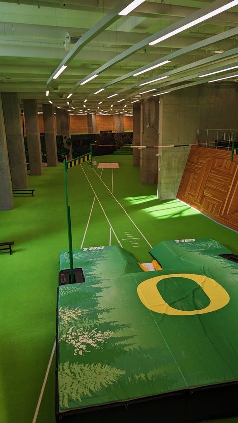 Pole Vault
Track and Field
Oregon College Track And Field, Oregon Track And Field, College Track, Hayward Field, Pole Vaulting, Track Team, Pole Vault, Dream School, University Of Oregon