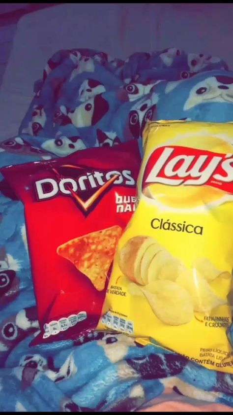 Lays Snap, Tumblr Food, Sleepover Food, Junk Food Snacks, Food Drink Photography, Food Goals, Snap Food, Instagram Food, Food Snapchat