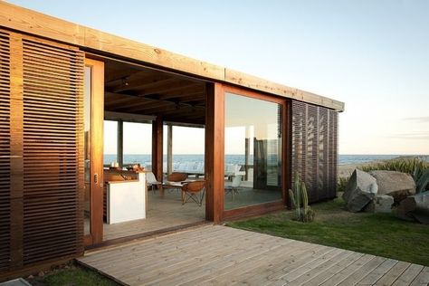 A Simple Modern House in Uruguay, Coastal Edition Ohana House, Modern Beach House Design, Malibu House, Martin House, Dream Beach Houses, Beach Wood, Sliding Glass Doors, Craftsman Style Homes, Casa Container