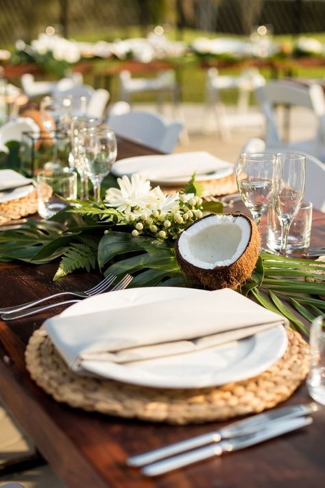 Tulum Party, Boho Placemats, Golf Course Photography, Tropical Wedding Inspiration, Fiji Wedding, Palm Wedding, Beach Table, Beach Dinner, Fiesta Tropical