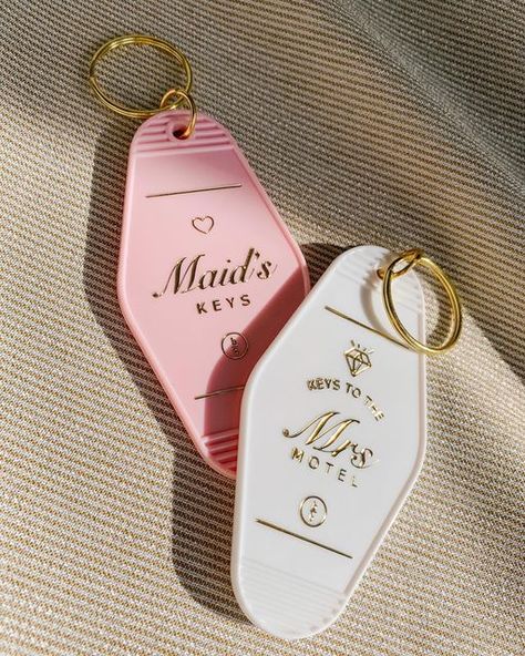 Motel Keychain Bachelorette, Bridesmaid Proposal Box Ideas Unique, Bridesmaid Keychain, Bridesmaid Gifts Unique, Motel Keychain, Cricut Shirts, Just Engaged, Palm Springs Wedding, Proposal Box