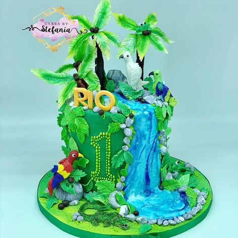 NYC/LI Wedding & Custom cakes on Instagram: “SWIPE <—— #rainforest #jungle #firstbirthday for Rio! I always appreciate it when clients give me creative freedom 🥰 #happy #birthday #Rio…” Rainforest Cake Birthday, Rainforest Cake, Rio Cake, Frog Cake, Forest Cake, Creative Freedom, Cake Cake, Fondant Cake, Custom Cakes