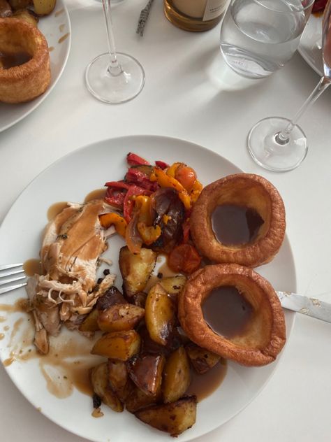 #food #easter #sundaydinner #roasted #aesthetic Easter Sunday Aesthetic, Roast Aesthetic, Easter Sunday Dinner, Sunday Roast Dinner, Food Easter, Country Woman, Roast Dinner, Sunday Roast, Easter Dinner