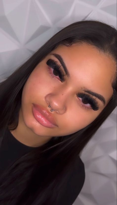 Chica Chola, Birthday Makeup Looks, Lash Extentions, Best Lash Extensions, Glitter Makeup Looks, Lashes Extensions, Lash Extensions Styles, Perfect Eyelashes, Pretty Lashes