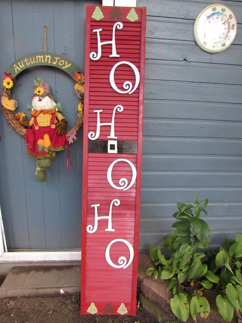 ~ Christmas Bi-fold shutter door ~ diy ~ Christmas decor ~ repurposing ~ rustic ~ country ~ holidays ~ shutters Shutters Repurposed Decor, Shutter Projects, Shutter Decor, Diy Shutters, Diy Christmas Decor, Old Shutters, Door Diy, Christmas Wood Crafts, Diy Vase