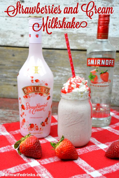 Baileys Strawberries and Cream Milkshake - Strawberry Vodka Milkshake - Drinks With Baileys Strawberry And Cream, Milkshake With Alcohol, Boozy Strawberry Milkshake, Baileys Recipes Drinks Strawberry, Spiked Milkshake Recipes, Adult Milkshake Recipes, Baileys Milkshake Recipe, Strawberry Baileys Drinks, Strawberries And Cream Baileys Drinks