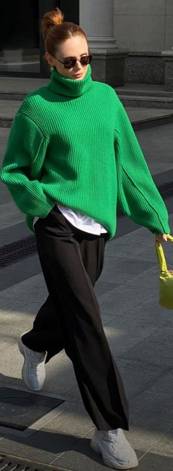 Green Turtleneck Sweater Outfit, Turtleneck Jumper Outfit, Green Oversized Sweater Outfit, Green Sweater Outfit Winter, Green Pullover Outfit, Fashion Outfits Green, Green Winter Outfits, Green Jumper Outfit, Green Turtleneck Outfit