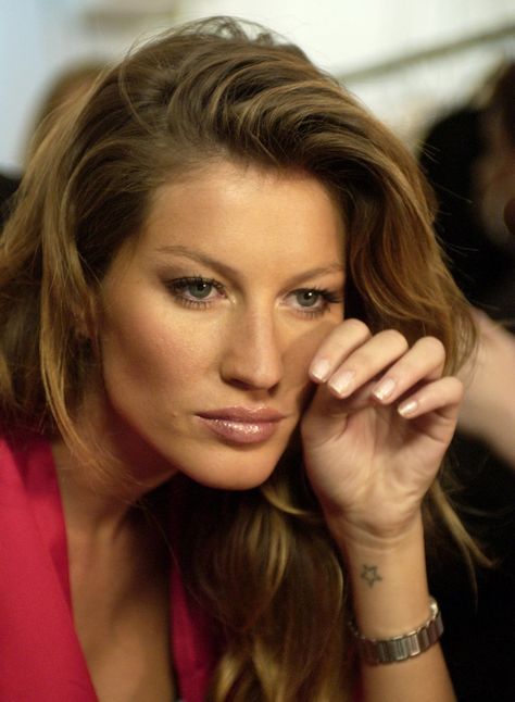 Tiny star on wrist, Gisele Bündchen. Models With Tattoos | POPSUGAR Beauty Celebrity Tattoos Women, Gisele Bundchen Body, Delicate Tattoos For Women, Tiny Wrist Tattoos, Chic Tattoo, Gisele B, C Tattoo, Classy Tattoos, Popsugar Beauty