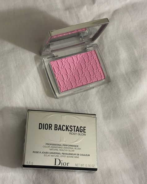 The iconic Rosy Glow blush has been reinvented in a new formula that blends seamlessly with the skin to flush the cheeks with an instant healthy glow Pink Dior Blush, Dior Cosmetics Make Up, Rosy Glow Dior, Dior Backstage Rosy Glow Blush, Dior Blush Aesthetic, Pink Blush Aesthetic, Dior Blush Pink, Dior Backstage Blush, Make Up Dior