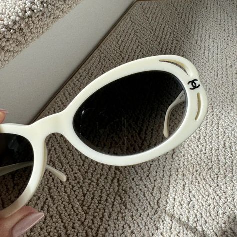 Sunglasses Chanel White in Plastic - 42628631 Sunglasses Aesthetic, Sunglasses Chanel, Chanel White, Sunglasses White, Chanel Sunglasses, Designer Items, Oval Sunglasses, Sunglasses For Women, Designer Sunglasses