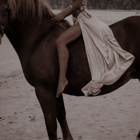 Red Rising Book, Horse Girl Aesthetic, Horse Photoshoot Ideas, Horse Photography Poses, Red Rising, Royalty Aesthetic, Horse Aesthetic, Princess Aesthetic, Equine Photography