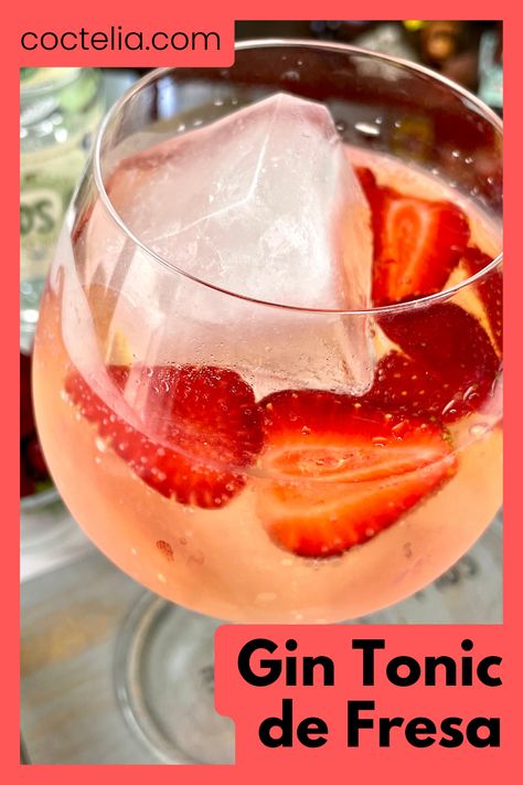 Con solo 3 ingredientes podrás hacer ¡el Gin Tonic de Fresa perfecto! También te enseño un truco para darle una pinta ¡impresionante! Larios Gin, Gin Tonic Recetas, Gin Fizz, Gin Tonic, Gin And Tonic, Gin, Cranberry, Drinks, Ethnic Recipes