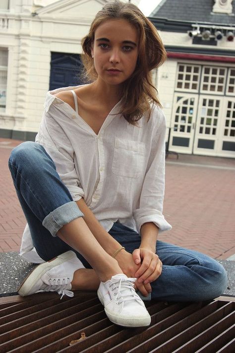 #superga www.superga.com.sg Superga Outfit, Rolled Up Jeans, White Tennis Shoes, Sneakers Outfit, White Sneakers, White Shirt, New Outfits, What To Wear, Outfit Inspirations