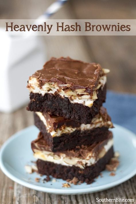 Heavenly Hash Brownies - Southern Bite Heavenly Hash, Oreo Brownies Recipe, Chocolate Deserts, Fall Recipes Pumpkin, Cookie Brownie Bars, Cake Mix Recipes, Easter Dessert, Eat Dessert First, Breakfast Dessert