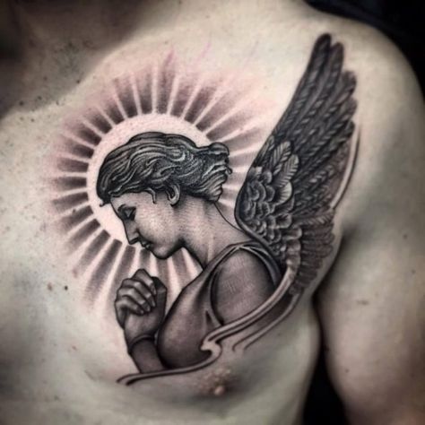 Tatuajes de ángeles en el pecho Angel Chest Tattoo, Chest Tattoo Angel, Guardian Angel Tattoo Designs, Full Chest Tattoos, Guardian Angel Tattoo, Kunst Tattoos, Men Tattoos, Cool Chest Tattoos, Pieces Tattoo