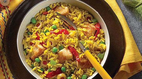 This simple arroz con pollo recipe is a cinch to prepare with a few GOYA® pantry staples. GOYA® Adobo lends irresistible flavor to the chicken; GOYA® Extra Virgin Olive Oil makes the veggies even tastier and GOYA® Yellow Rice takes away any guess work. Goya Sazon Recipe, Goya Recipe, Chicken And Yellow Rice, Yellow Rice Recipes, Vegetable Pot Pies, Pollo Recipe, Chicken And Rice Dishes, Latin Recipes, Yellow Rice